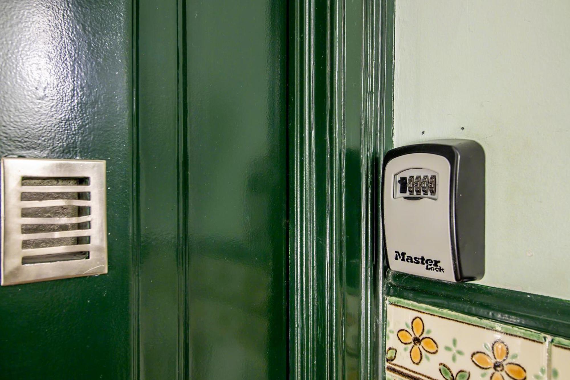 Arroios - Fourth Floor Apartment Lisbon Luaran gambar